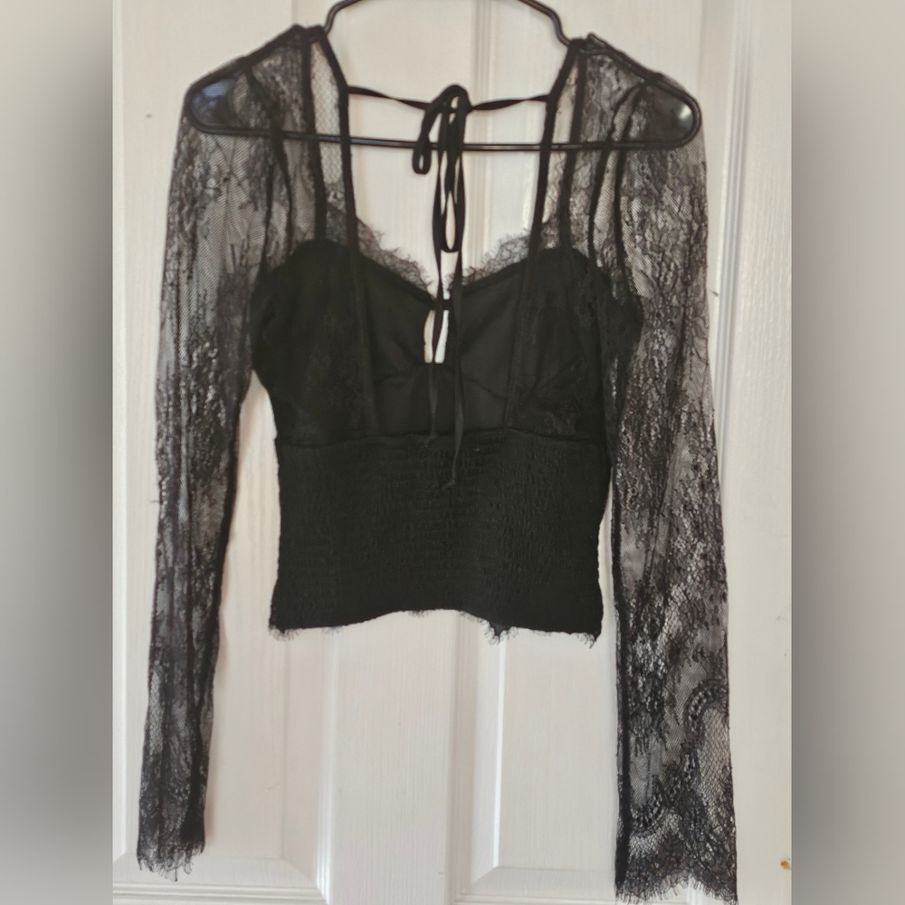Chic Black Lace Blouse for Women - Picture 4 of 10